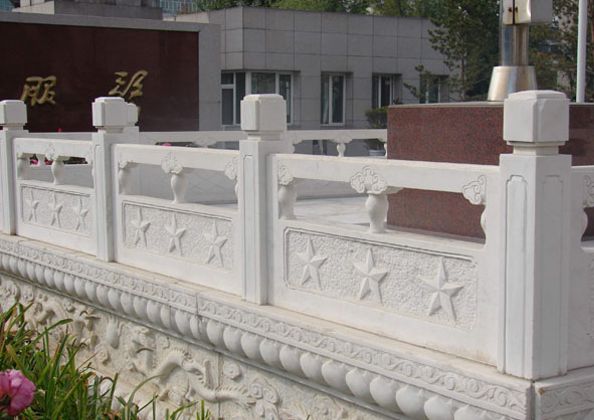 石雕廠(chǎng)講解石雕欄板上的圖案